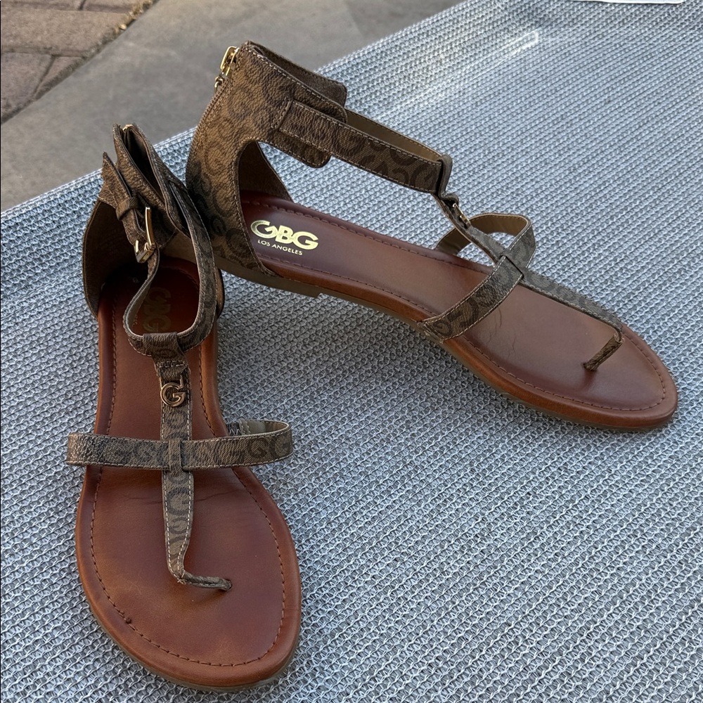 Women’s GBG 11 Tan Gold Monogram Side Buckle T-Strap Sandals Zipper